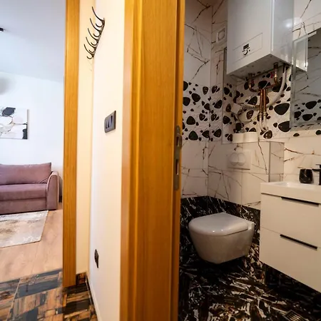 Luxury East House Daire *
