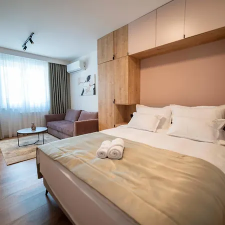 Daire Luxury East House