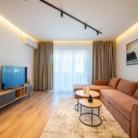 Luxury East House