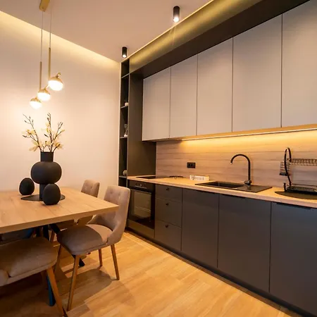 Daire Luxury East House