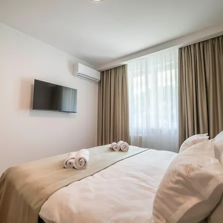 Luxury East House Daire *