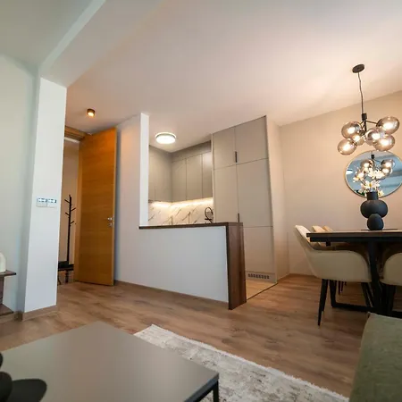 Luxury East House *